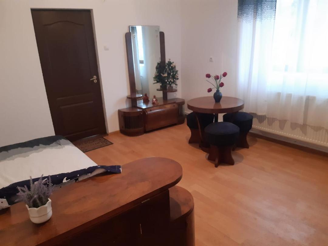 Pensiunea Dodo Patarlagele Εξωτερικό φωτογραφία